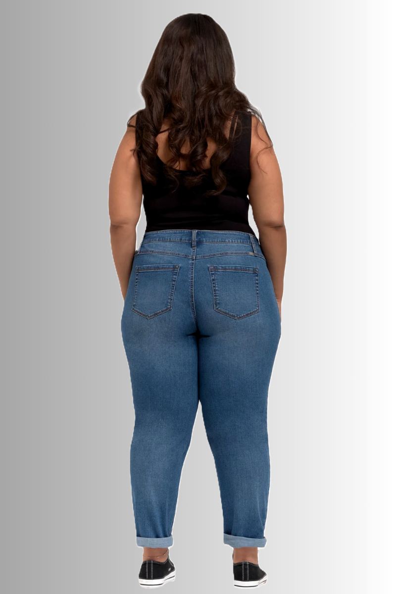 Eco-friendly and sustainable 1822 Denim Benny plus size jeans in a boyfriend fit with 28.5" inseam
