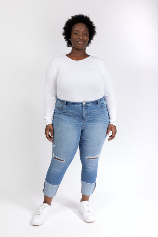 The perfect fit plus size distressed cuffed sustainable jeans - 1822 Denim "Carla".